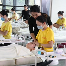 学美容适合多大年龄,学美容多大年龄限制