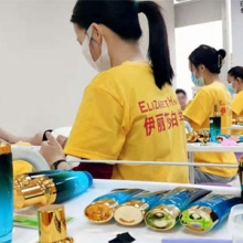 15岁学习美容化妆美甲好不好怎么样，佛山学美容化妆美甲学校